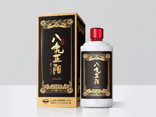 一生豪迈凌云壮志，四海情谊醇香摇曳！八虎正阳保健酒包装设计